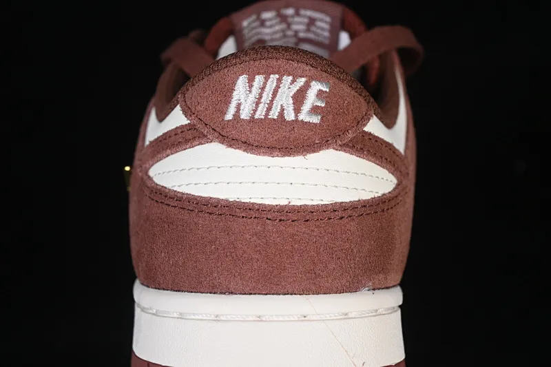 All Categories Nk SB Dunk Series Nk SB Dunk Low Low-top sneakers Nike SB Dunk Low Year of the Horse Dark brown white Low-top casual sneakers IB4417-104